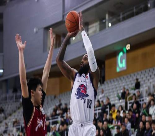 谢里萨,分刷新纪录,老鹰客场战,牛牛体育,体育博彩,体育投注,牛牛体育平台,体育赛事投注,即时赔率